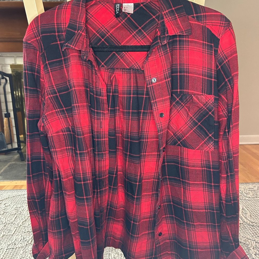 Divided small black and red button down shirt